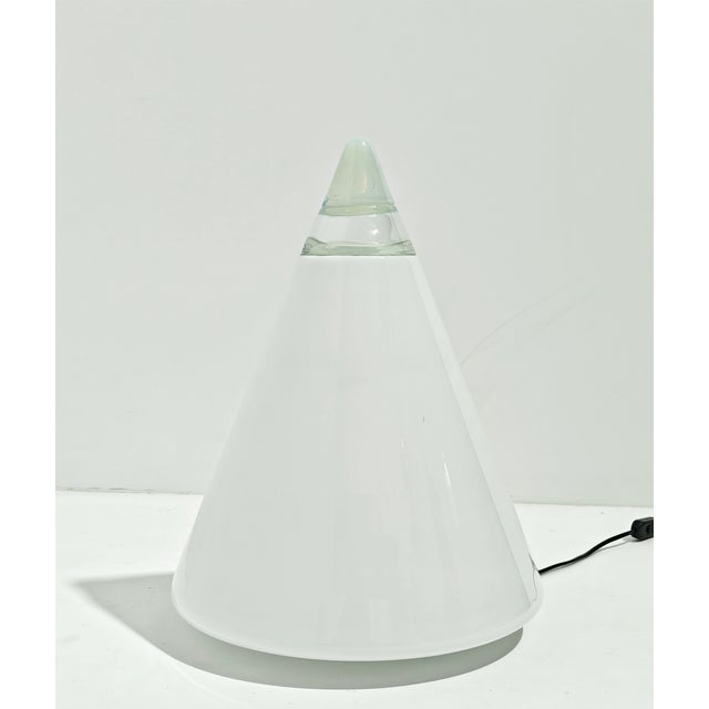 Italian Table Lamp in Milk Glass by Giusto Toso for Leucos, 1970s For Sale - Image 9 of 10