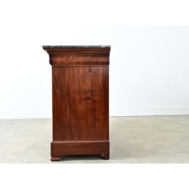 French French 19th Century Louis Philippe Mahogany Commode with Marble Top For Sale - Image 3 of 12