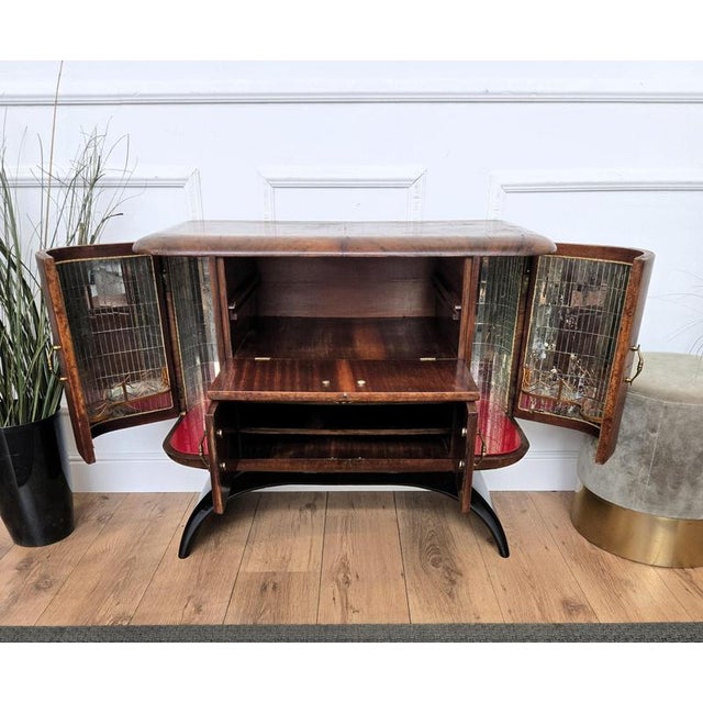 Gold Mid-Century Art Deco Italian Walnut Burl and Mirror Mosaic Dry Bar Cabinet by Paolo Buffa, 1950s For Sale - Image 8 of 10