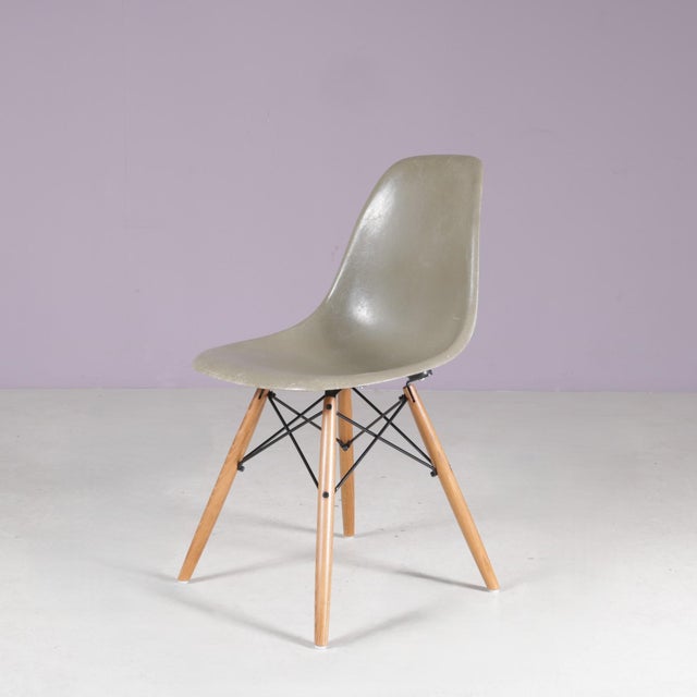 Dining Chairs in Sea Foam Green Fiberglass by Charles & Ray Eames for Herman Miller, USA, 1960s, Set of 4 For Sale - Image 10 of 14