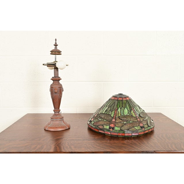 Late 20th Century Tiffany Studios Style Arts & Crafts Table Lamp With Dragonfly Stained Glass Shade For Sale - Image 13 of 16