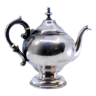 Silver Teapot with Knob Lid and Duckbill For Sale
