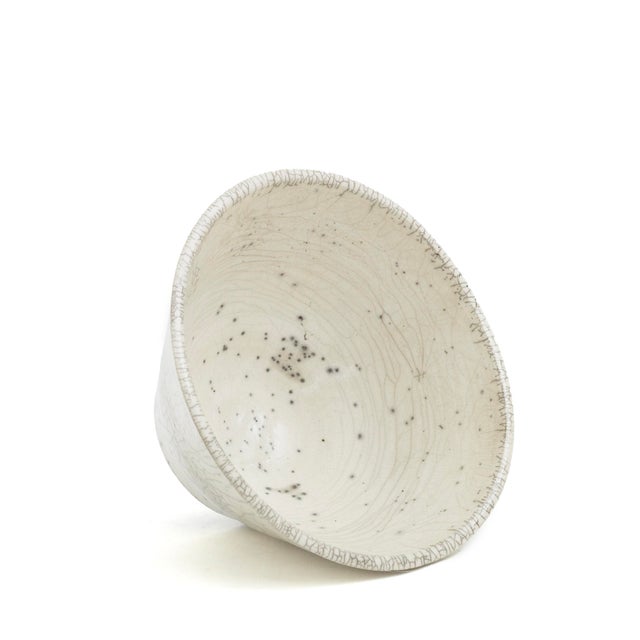 Early 21st Century Japanese Minimalistic Crackle White Raku Ceramics Moon Bowls by Laab Milano, Set of 5 For Sale - Image 5 of 14
