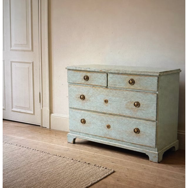 Gustavian Chest of Drawers, 1810s, in Very Good conditions. Designed before 1890