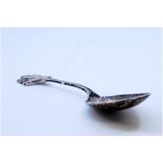 Silver Souvenir Spoon with Hereford Cathedral Shell and English Coat of Arms Handle For Sale - Image 4 of 10