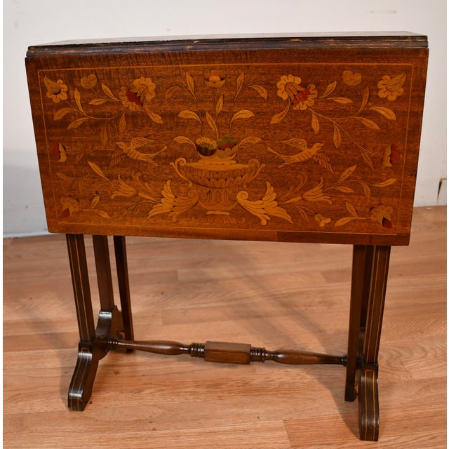 1900s Antique English Mahogany Dutch Marquetry Pembroke Drop Leaf Side End Table For Sale - Image 9 of 14