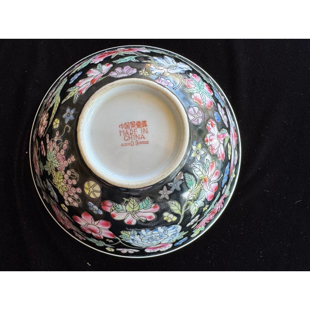 1960s Large Famille Noire Style Chinese Porcelain Bowls, Black Ground Floral - Set of 4 For Sale - Image 13 of 16