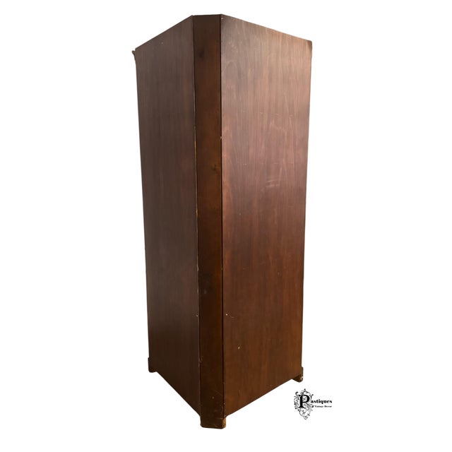 Vintage Traditional American Style Mahogany Corner / Display Cabinet For Sale - Image 11 of 12