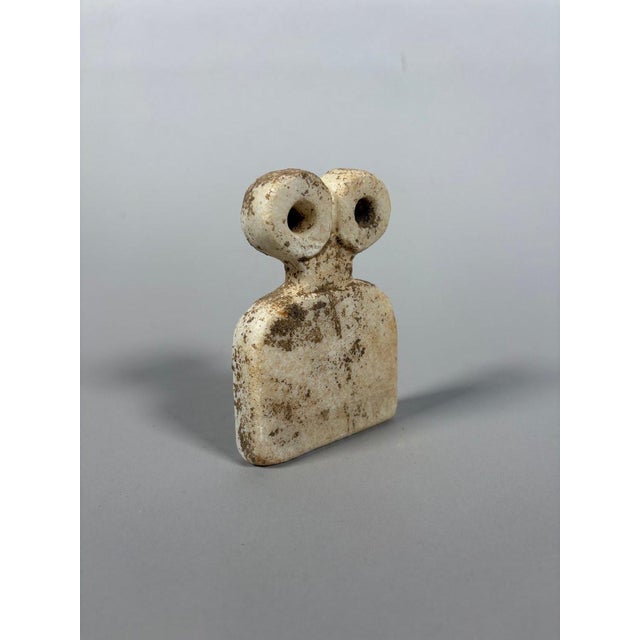 Tell Brak calcite Bell Beaker idol "with eyes". - 11 cm Archaeology For Sale - Image 4 of 8