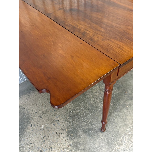 Early 19th Century Solid Cherry Dropleaf Federal Style Table For Sale In New York - Image 6 of 12