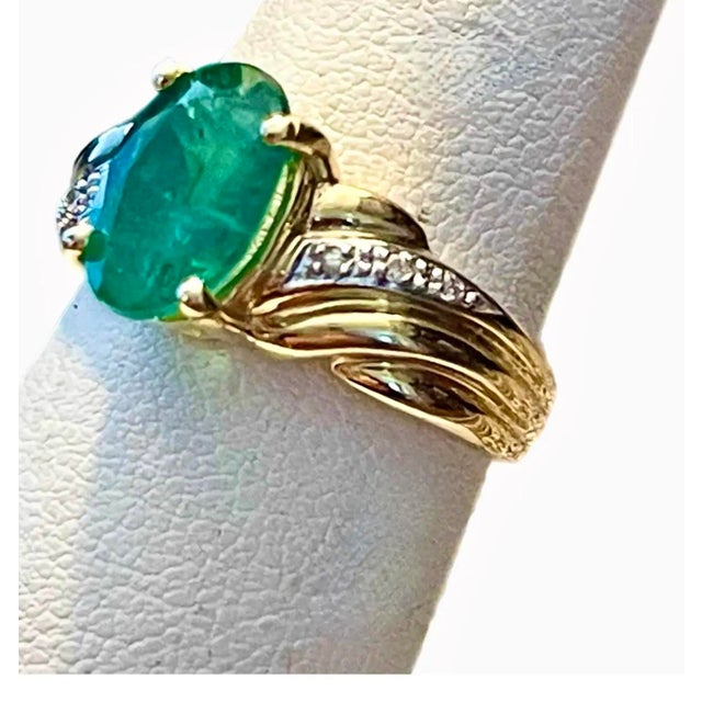 Emerald and Diamond Cocktail Ring, Size 7 For Sale - Image 9 of 11