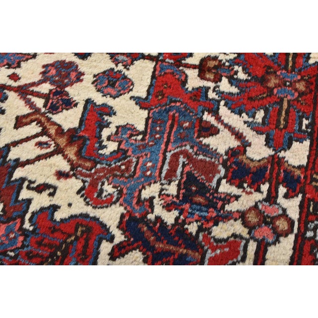 Ivory Heriz Rug 7' X 8'11'' Ivory Wool Tribal Semi-Antique Hand-Knotted Carpet For Sale - Image 8 of 14