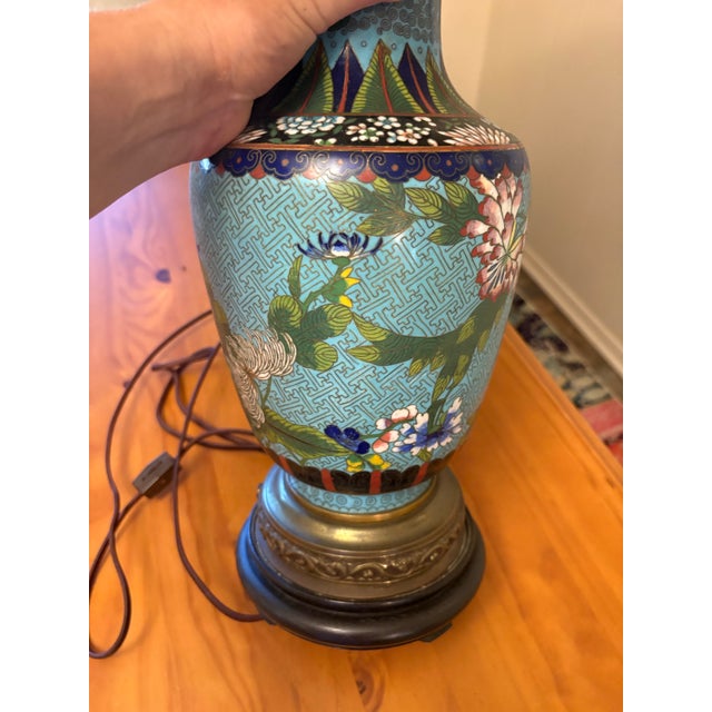 Chinoiserie Vintage Hong Kong Cloisonné Enamel Bird & Floral Table Lamp With Shade For Sale - Image 3 of 7