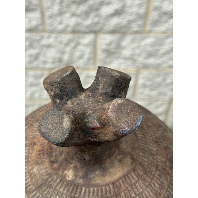 Ceramic Mid-20th Century Lobi Burkina Faso Hand-Built Terracotta Lidded Vessel For Sale - Image 7 of 10