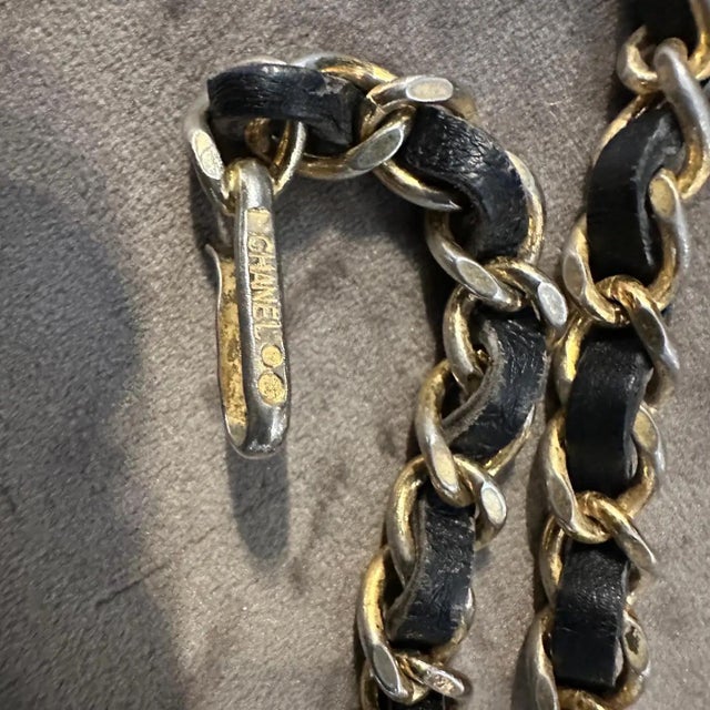 Black An Iconic 1990s Leather and Metal Chain Belt by Chanel For Sale - Image 8 of 12