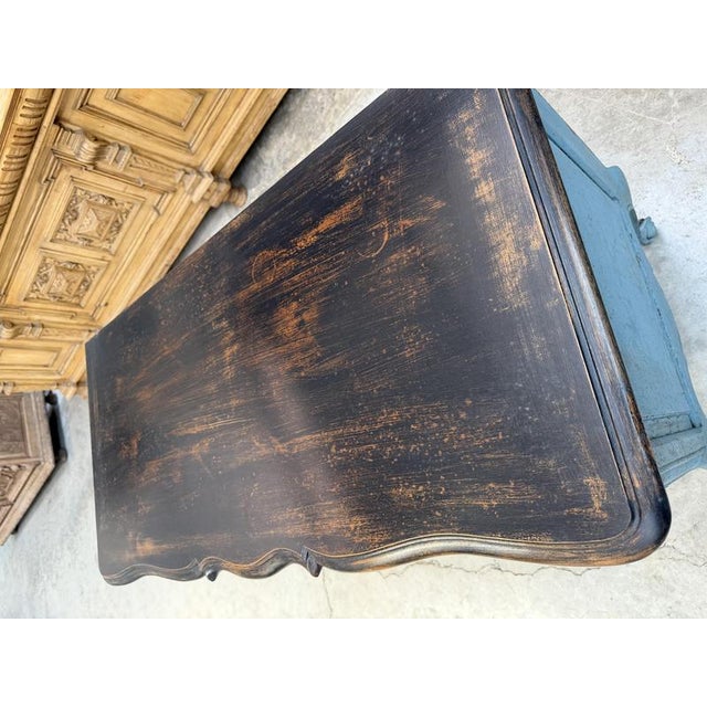 Louis XV Chest of Drawers in Walnut For Sale - Image 8 of 12