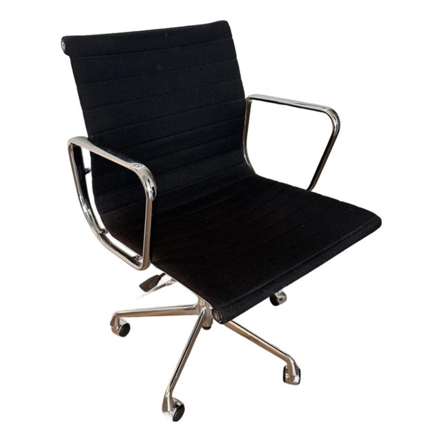 1990s Eames Aluminum Group Office Chair For Sale