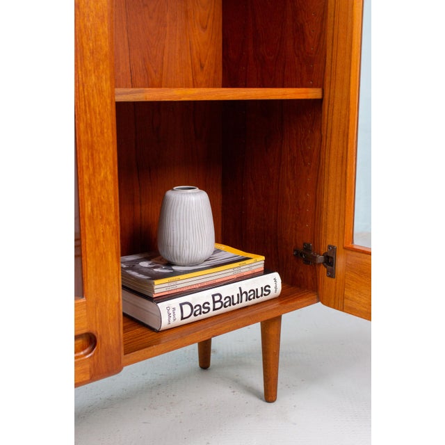 Vintage Danish Teak Vitrine, 1960s For Sale - Image 17 of 18