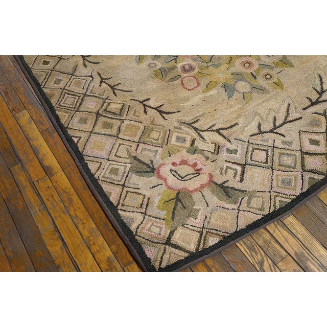 1930s Tan Ecru Floral Folk Art Antique American Hooked Rug 5' 9" X 8' 9" Hand Knotted Wool Carpet For Sale - Image 4 of 4