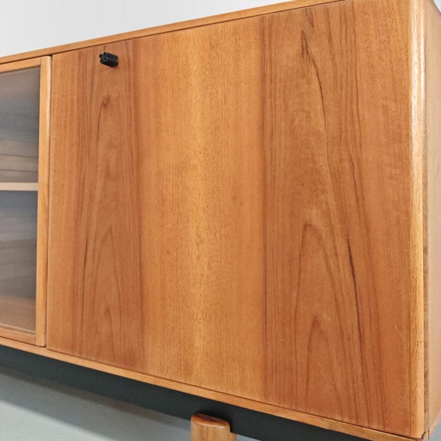 Low TV Cabinet in Light Walnut by Carlo Scarpa for Bernini, 1980s For Sale - Image 11 of 18