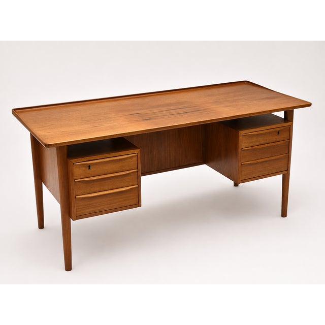 Mid-Century Modern Danish Writing Desk in Teak by Peter Løvig Nielsen for Løvig, 1960s For Sale - Image 3 of 14