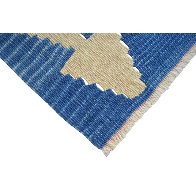 Rose Vintage Turkish Handwoven Kilim Rug – Flat Weave Boho Farmhouse Decor – Standard 3′9″ X 5′7″ For Sale - Image 8 of 9