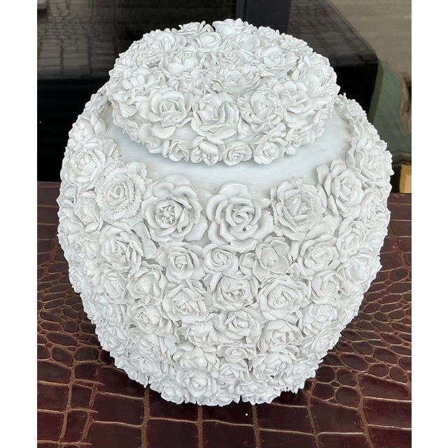 2010s Chinese Export Blanc De Chine Style Tozai Porcelain Ginger Jar W/ Applied Roses For Sale - Image 5 of 7
