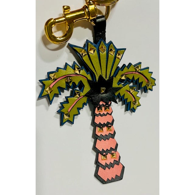 Valentino Rockstud Bag Charm Keychain – Brand New in Box Elevate your accessories with this iconic Valentino Rockstud bag...