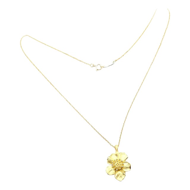 Vintage Tiffany & Co. Yellow Gold Dogwood Flower Pendant Necklace For Sale