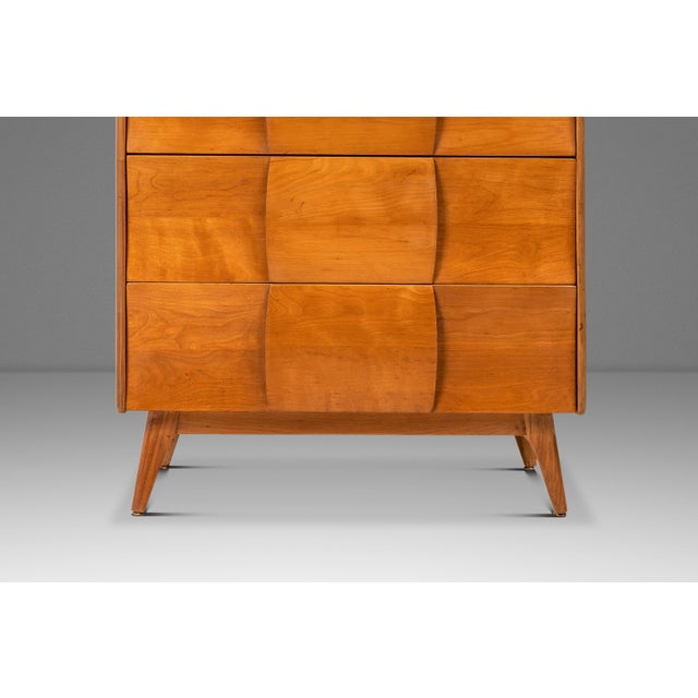 Mid-Century Modern Art Deco "Kohinoor" Four-Drawer Highboy Dresser Chest of Drawers in Birch by Heywood Wakefield, Usa, C. 1950s For Sale - Image 9 of 18