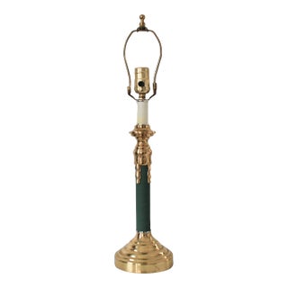 Vintage Hollywood Regency Style Green and Brass Accent Table Lamp W/ Tassel Motif For Sale