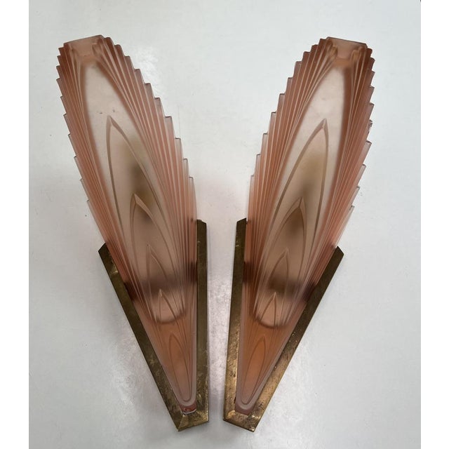1930s Art Deco French Geometric Frosted Glass Wall Sconces, 1930s, Set of 2 For Sale - Image 5 of 18
