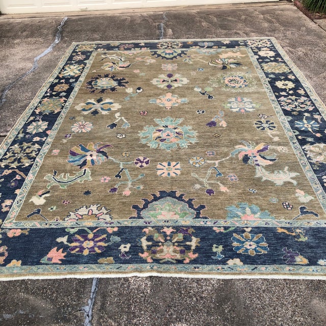 Textile Contemporary Turkish Oushak Rug in Tan With Blue Border, 8'10" X 12' For Sale - Image 7 of 7