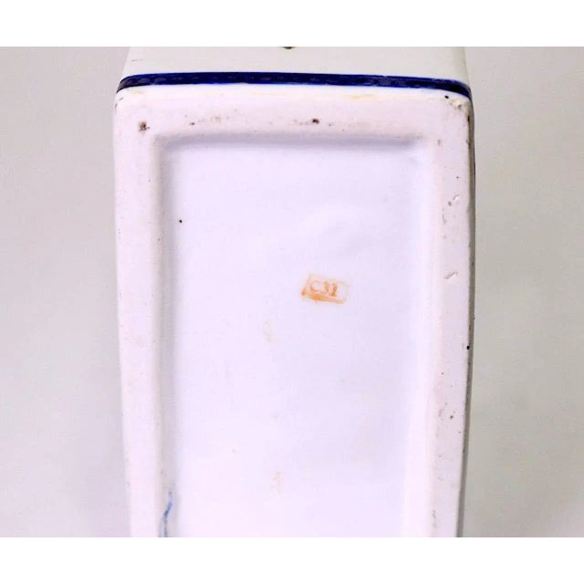 Export Chinese Blue and White Porcelain Tea Caddy With Armorial Design & Butterflies For Sale - Image 10 of 10