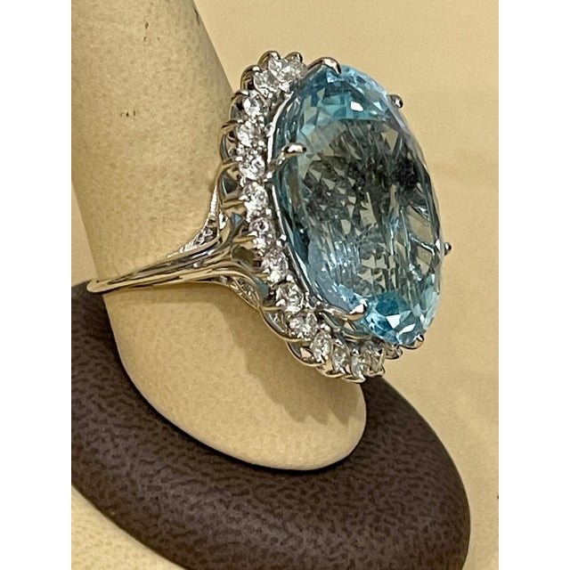 45 Carat Natural Aquamarine and Diamond Cocktail Ring 14 Karat Gold, Estate For Sale In New York - Image 6 of 18