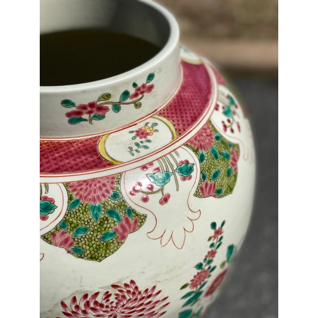 Early 20th Century Large Chinese Urn For Sale In Little Rock - Image 6 of 10