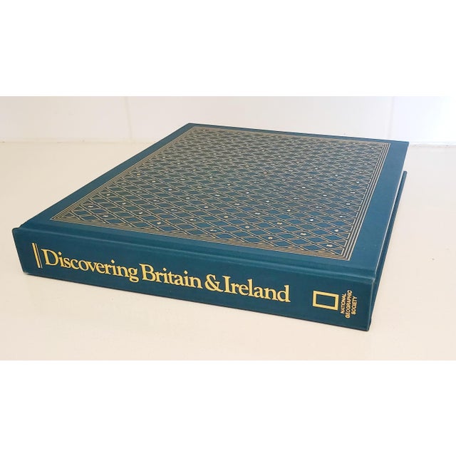 Fabulous Discovering Britain and Ireland hardcover coffee table sized book. Published by the National Geographic Socierty,...