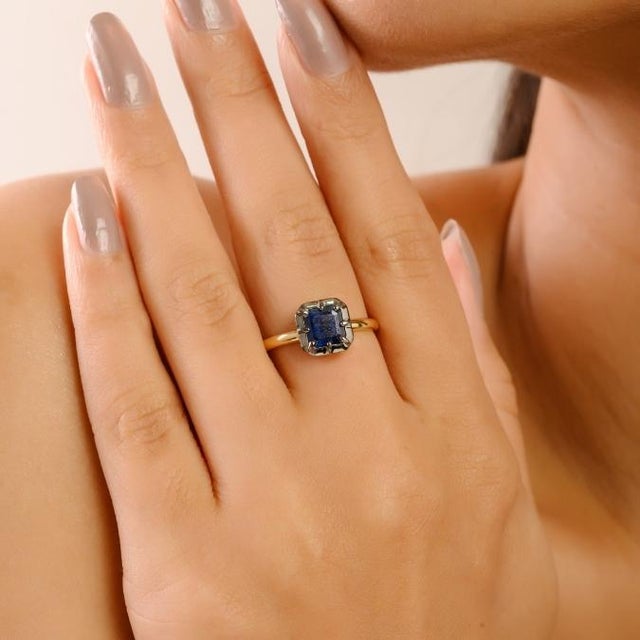18k Gold Blue Sapphire Square Ring With Pinion Bezel Black Rhodium Size 5.5 For Sale - Image 4 of 16