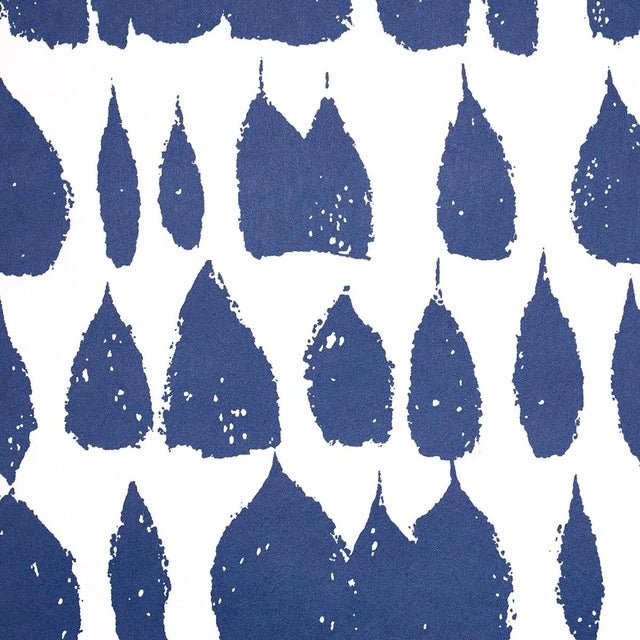 Mid-Century Modern Schumacher Queen Of Spain Wallpaper in Navy For Sale - Image 3 of 5