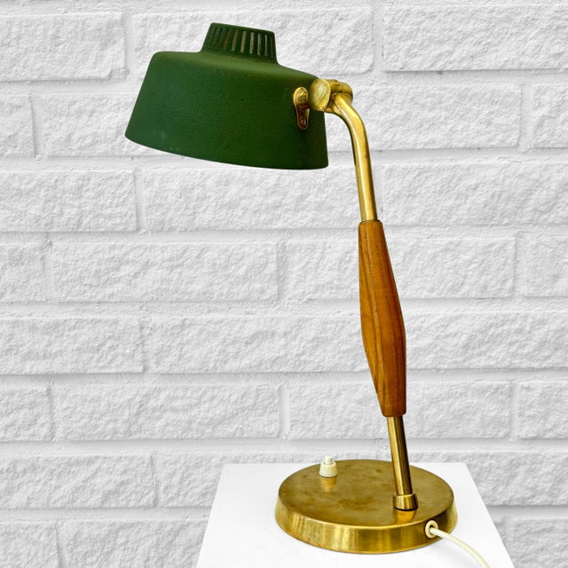 1950s 32966 Desk Lamp in Brass & Elm by Bertil Brisborg for Nordiska Kompaniet, Sweden, 1950s For Sale - Image 5 of 15