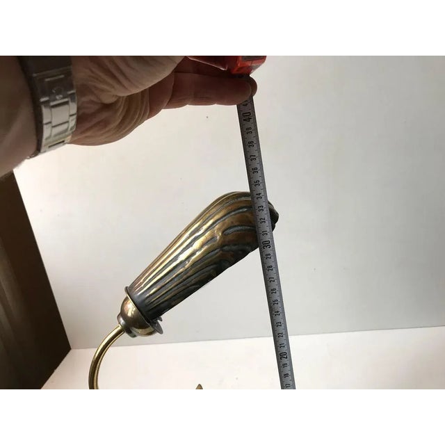 Gold French Art Deco Brass & Oak Clamshell Table Lamp, 1930s For Sale - Image 8 of 9