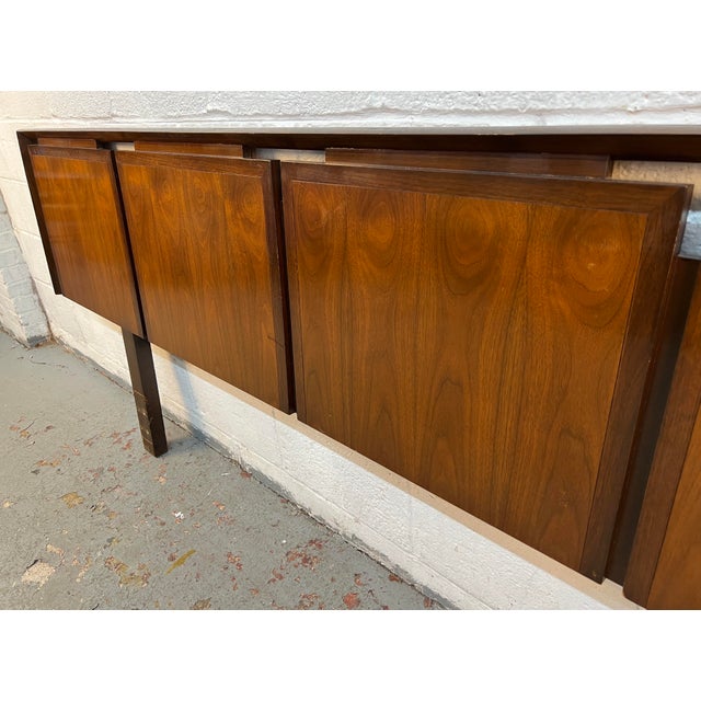 Mid 20th Century Mid 20th Century Helen Hobey Walnut Square Panel Headboard Attributed to Baker Furniture For Sale - Image 5 of 10