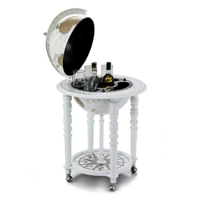 The Elegance bar globe is the perfect combination of contemporary design and pure craftsmanship. Refined style, combined...