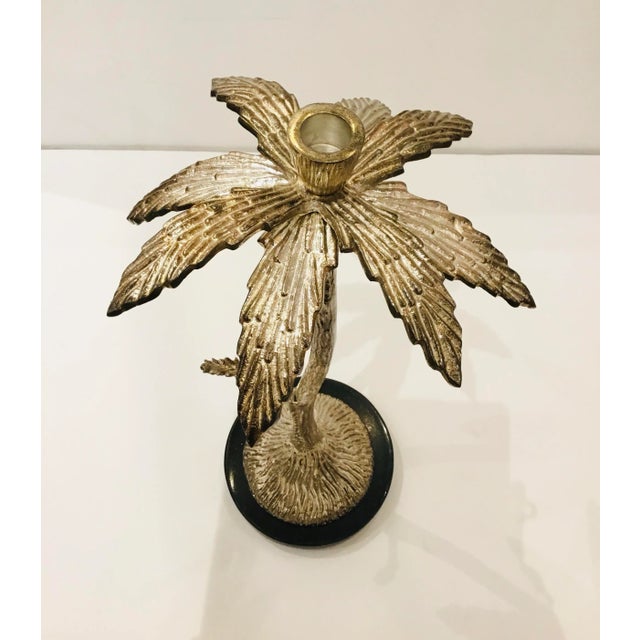 Stylish Modern Silver Finished Medium Palm Candle Holder, gorgeous texture, black stone base, showroom floor sample