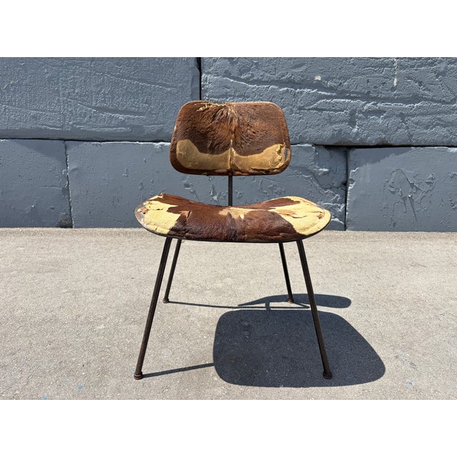 Eames 1950s Early Eames style DCM Dining Chair With Original Hair on Hide Upholstery, Cowhide For Sale - Image 4 of 16