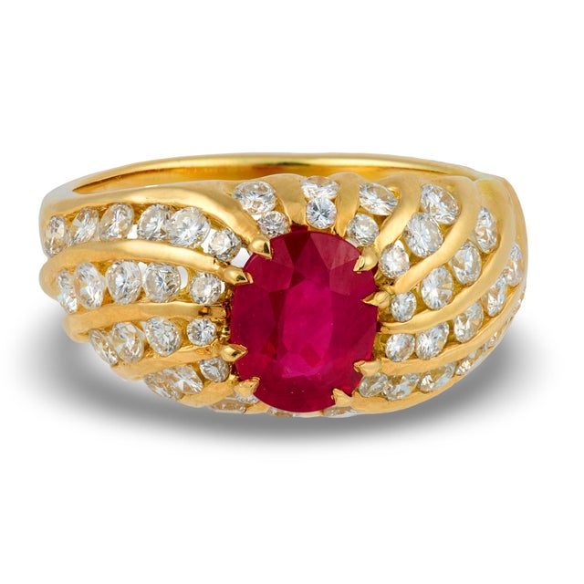 Contemporary Mid 20th Century French Gia 1.00 Carat Burma Ruby Diamond 18k Yellow Gold Ring, Size 6.25 For Sale - Image 3 of 7