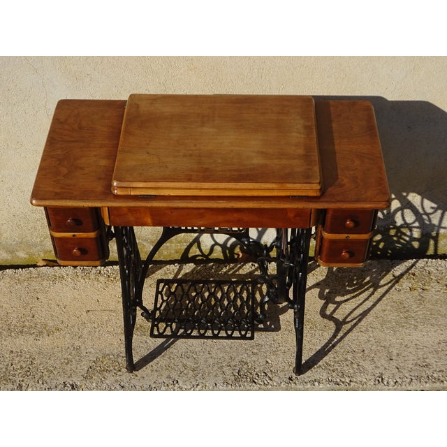 Sewing Machine from Singer, 1927 For Sale - Image 3 of 18