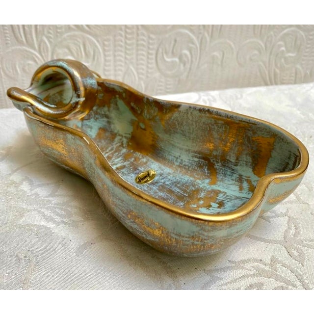 Vintage 1960s Mid-Century Modern Stangle Pottery Pear Bowl 22k Gold Original Sticker For Sale - Image 9 of 9