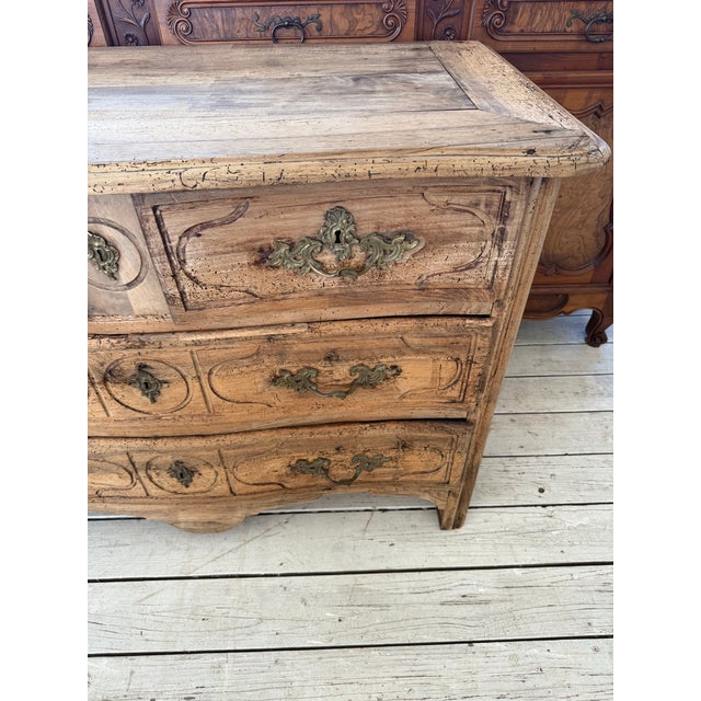 18th Century 18th Century French Louis XV Walnut Bleached Chest of Drawer / Commode For Sale - Image 5 of 12