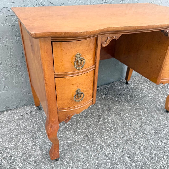 Antique Queen Anne Style Birds Eye Maple Vanity Low Desk For Sale - Image 4 of 10